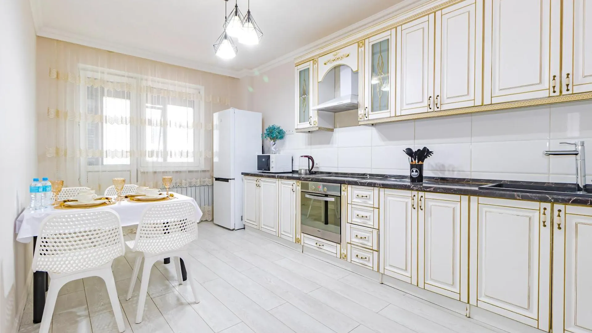 Appartamento Красивые Апартаменты Возле Хан Шатыра Akmola